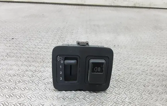 Honda HR-V Headlight level height control switch M18417