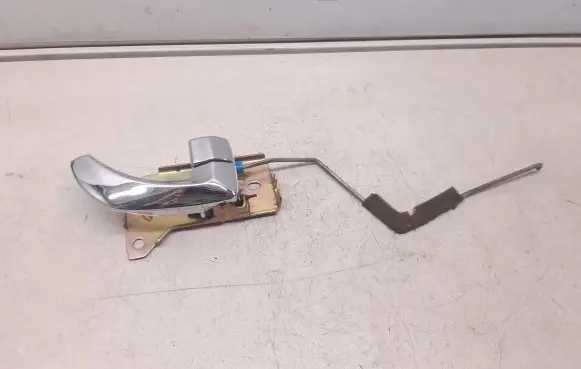 KIA Sorento Front door interior handle 