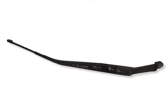 Hyundai Tucson JM Front wiper blade arm F00S510142