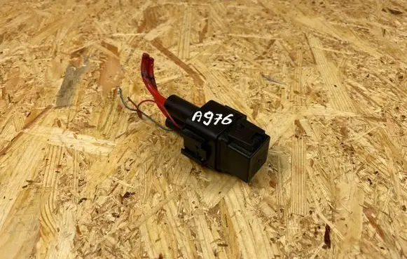 BMW 3 GT F34 Coolant fan relay 9207913