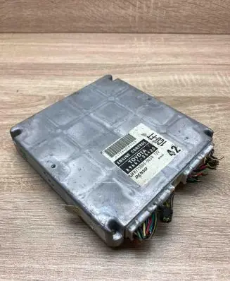 Toyota Avensis T220 Engine control unit/module ECU 8966105420 MB1758005031