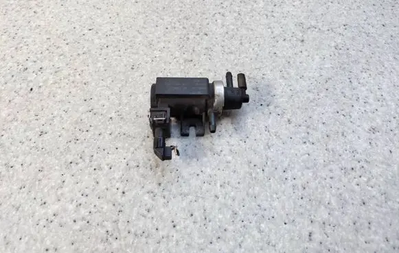 Volkswagen Golf III Turbo solenoid valve 1H0906627