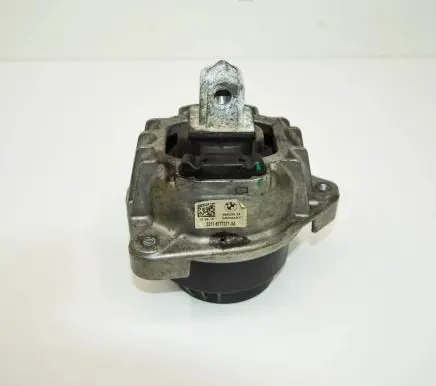 BMW 5 F10 F11 Engine mount bracket 6777371