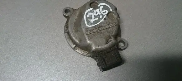 Volkswagen Golf III Camshaft position sensor 0232101024 058905161B