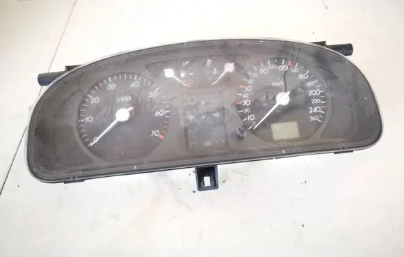 Renault Laguna II Speedometer (instrument cluster) 8200170293