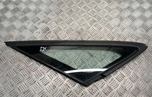 BMW 2 F46 Front triangle window/glass 2579126