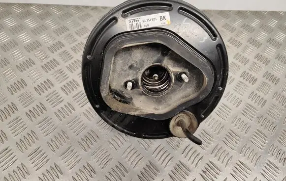 Opel Meriva B Brake booster 13257625