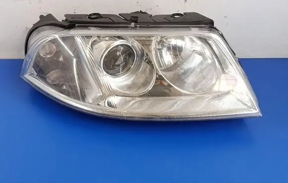 Volkswagen PASSAT B5.5 Headlight/headlamp