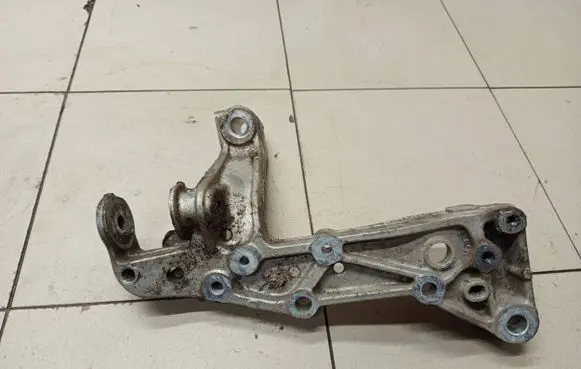 Skoda Octavia Mk2 (1Z) Front lower control arm/wishbone 1K0199296F