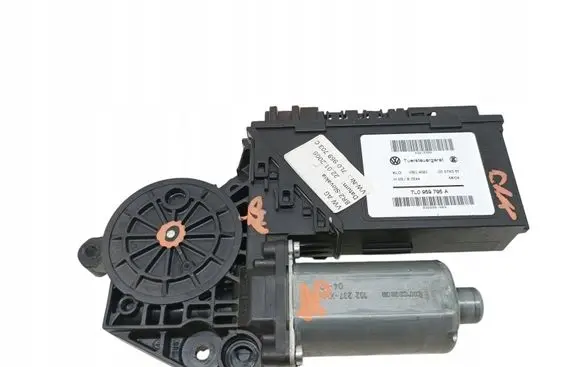 Volkswagen Touareg I Front door window regulator motor 7L0959795A