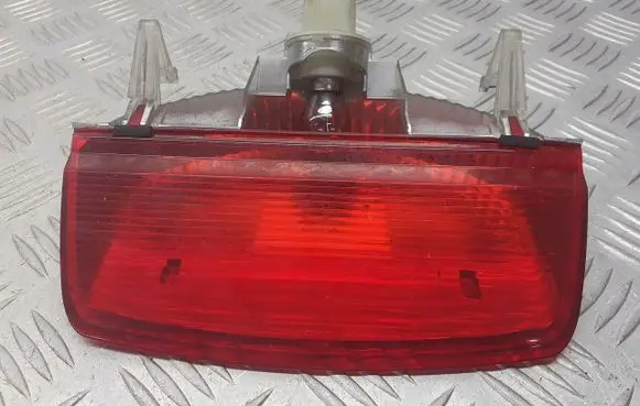 Nissan Micra Third/center stoplight