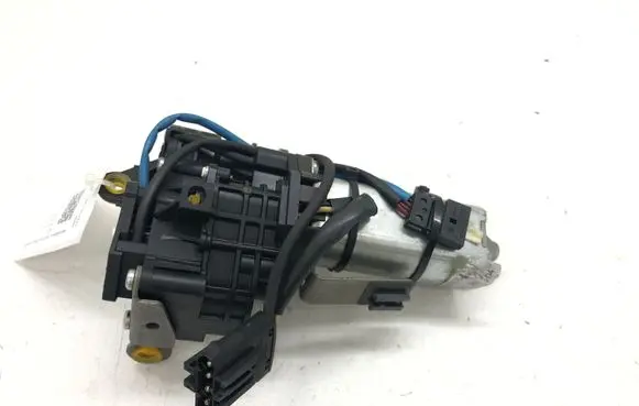 BMW 5 E60 E61 Steering column adjust motor 1171701