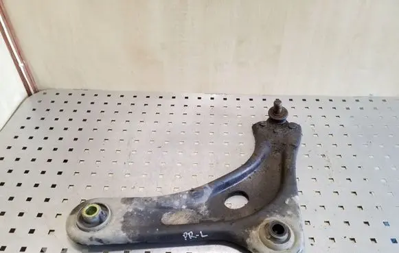 Peugeot 208 Front lower control arm/wishbone