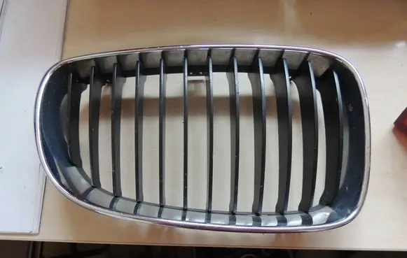 BMW 1 E81 E87 Front grill 22405910