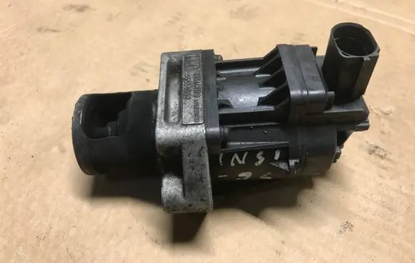 Opel Insignia A EGR valve 55566052