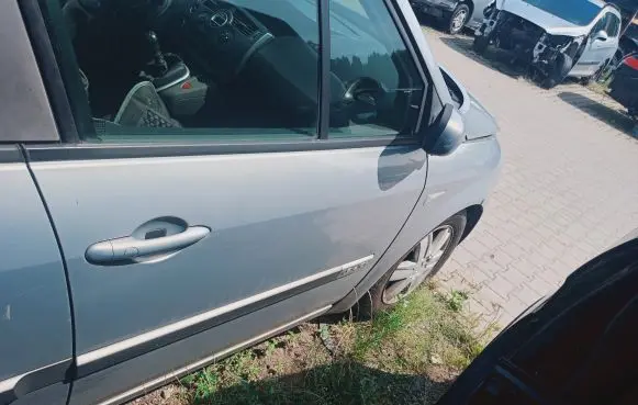 Renault Scenic II - Grand scenic II Front door
