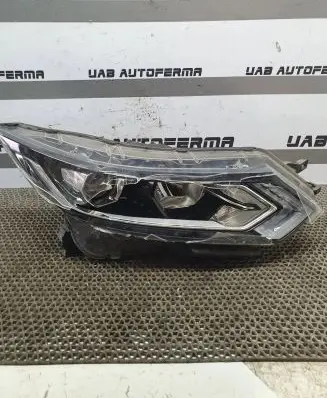 Nissan Qashqai Headlight/headlamp 10019009