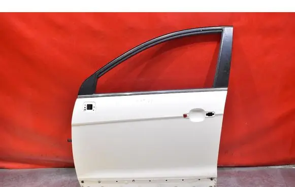 Chevrolet Captiva Front door