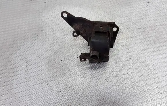 Toyota Avensis T250 Engine mount bracket