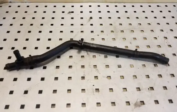 Volkswagen Touareg I Engine coolant pipe/hose