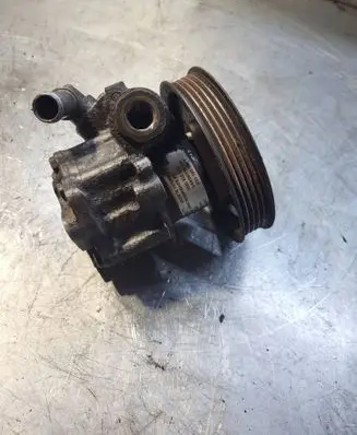 Volkswagen PASSAT B5 Power steering pump 7690955102 8D0145156T