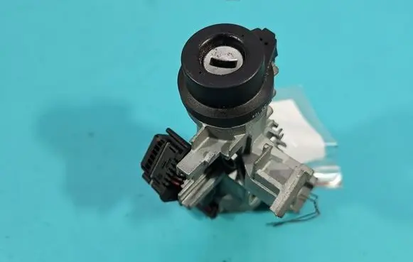 Volkswagen Golf V Ignition lock IMPRK1568363