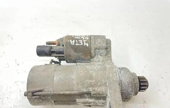 Volkswagen Golf V Starter motor 0AM911023D
