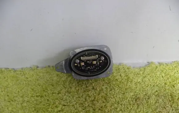 Volvo XC40 LED ballast control module b104053-b