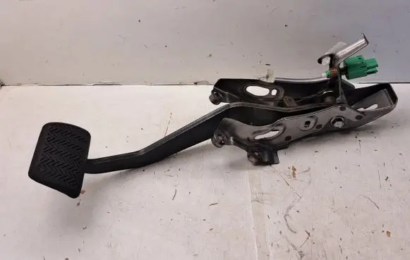 Toyota Avensis T270 Brake pedal 4710120730 5510612690