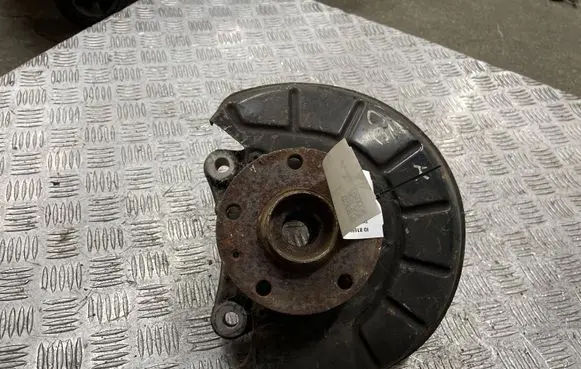 Volkswagen PASSAT CC Front wheel hub