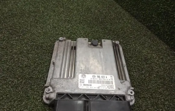 Porsche Cayenne (92A) Engine control unit/module 03H906023A 03H906023 0261S06044