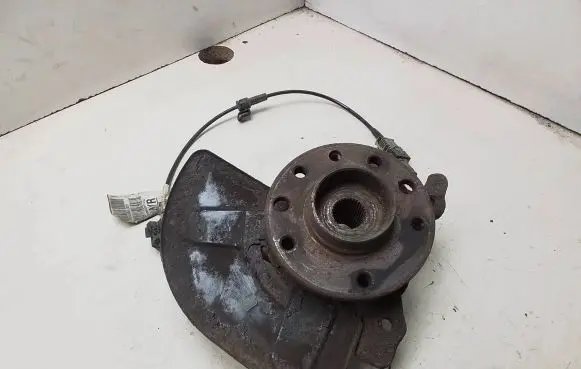Opel Astra H Front wheel hub