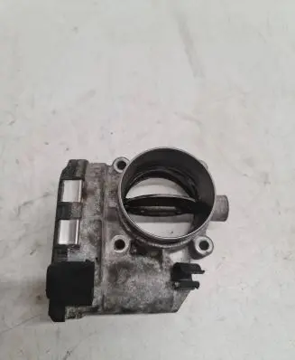 Volvo V70 Throttle valve 8692720