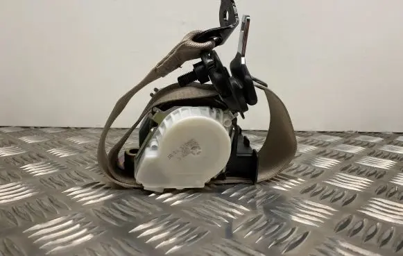 BMW 4 F32 F33 Front seatbelt 7309321