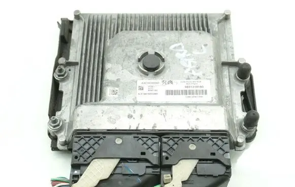 Opel Astra L Engine control unit/module ECU 9851418180