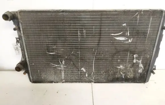 Volkswagen Golf V Coolant radiator