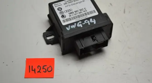 Volkswagen Golf VI Light module LCM 5WK49676C 5M0907357C 0811201100017816