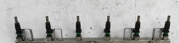 BMW 5 F10 F11 Fuel injector supply line/pipe 