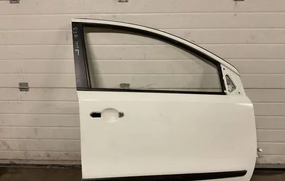 Nissan Note (E11) Front door