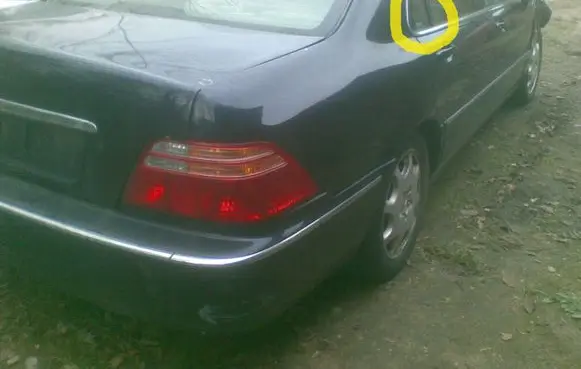Honda Legend III KA9 Rear vent window glass AS2