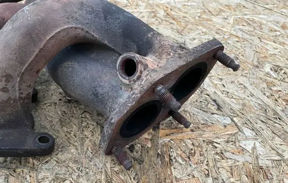Volkswagen PASSAT B5 Exhaust manifold