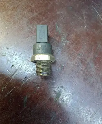 Fuel pressure sensor