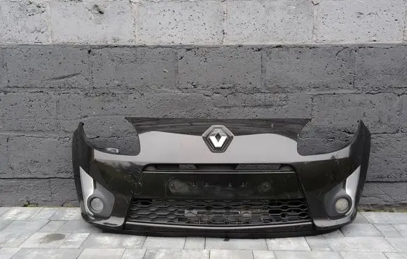 Renault Twingo II Front bumper 8200649327
