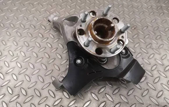 Front wheel hub