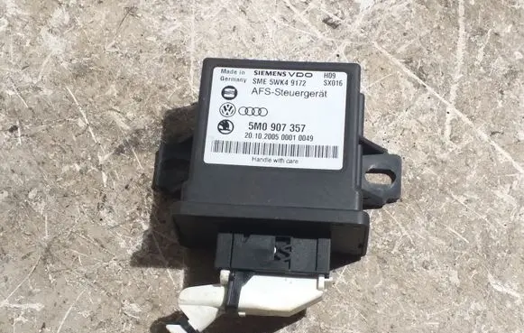Volkswagen PASSAT B6 Light module LCM 5M0907357