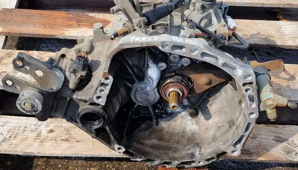 Toyota Yaris Manual 4 speed gearbox 