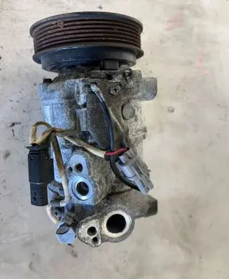 Mercedes-Benz A W176 Air conditioning (A/C) compressor (pump) A0008303602