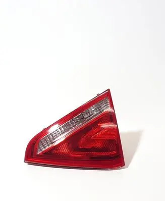 Tailgate rear/tail lights