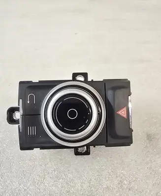 Head unit multimedia control