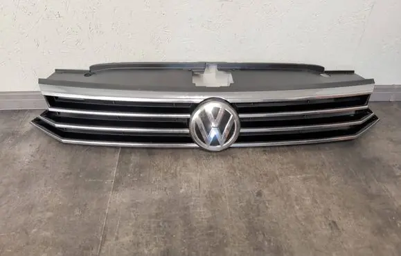 Volkswagen PASSAT B8 Front bumper upper radiator grill 3G0853653 3G0853651 3G0855651